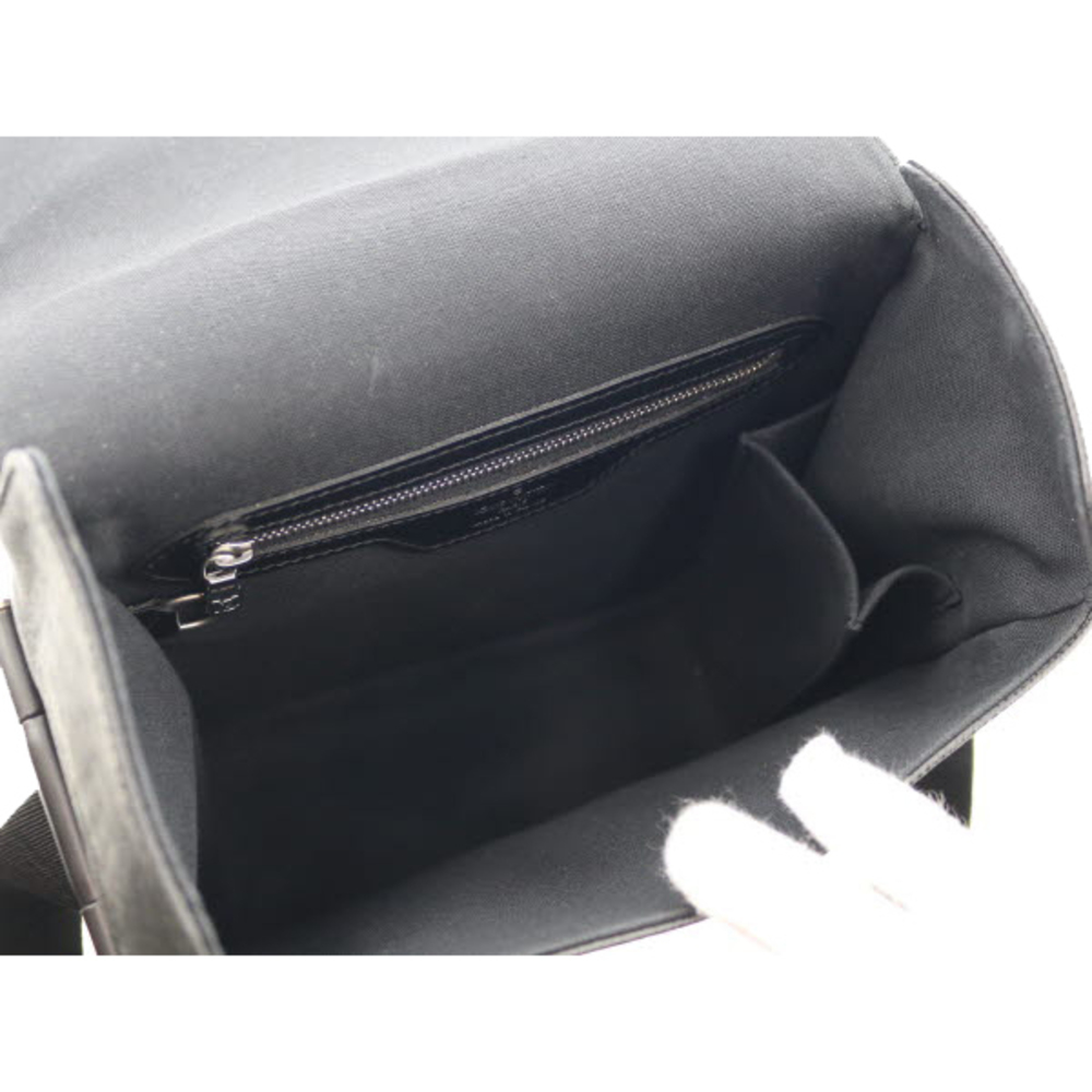 Louis Vuitton Taiga Ardoise Yaranga Shoulder Bag - Picture 4 of 5